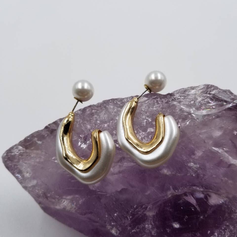 18K Gold Plated Pearl C Hoop Earring_Magnolia_MMJ1343