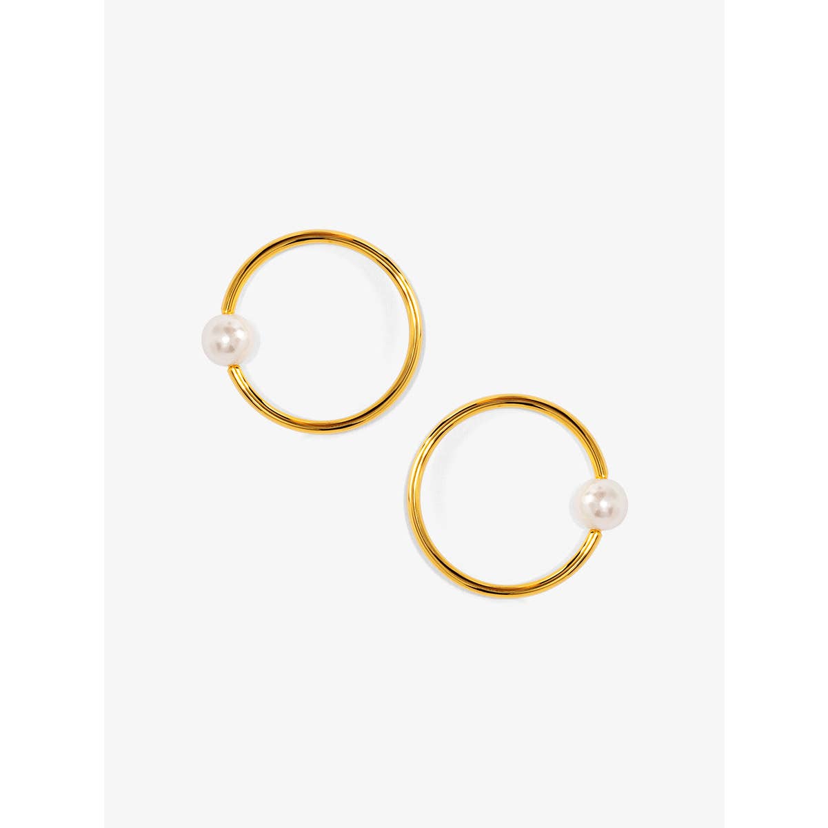 Front-facing Pearl Accent Circle Earring