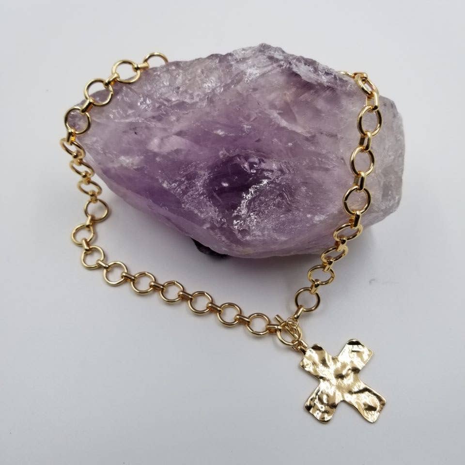 Hammered Cross Front Toggle Necklace_Magnolia_MMJ1461