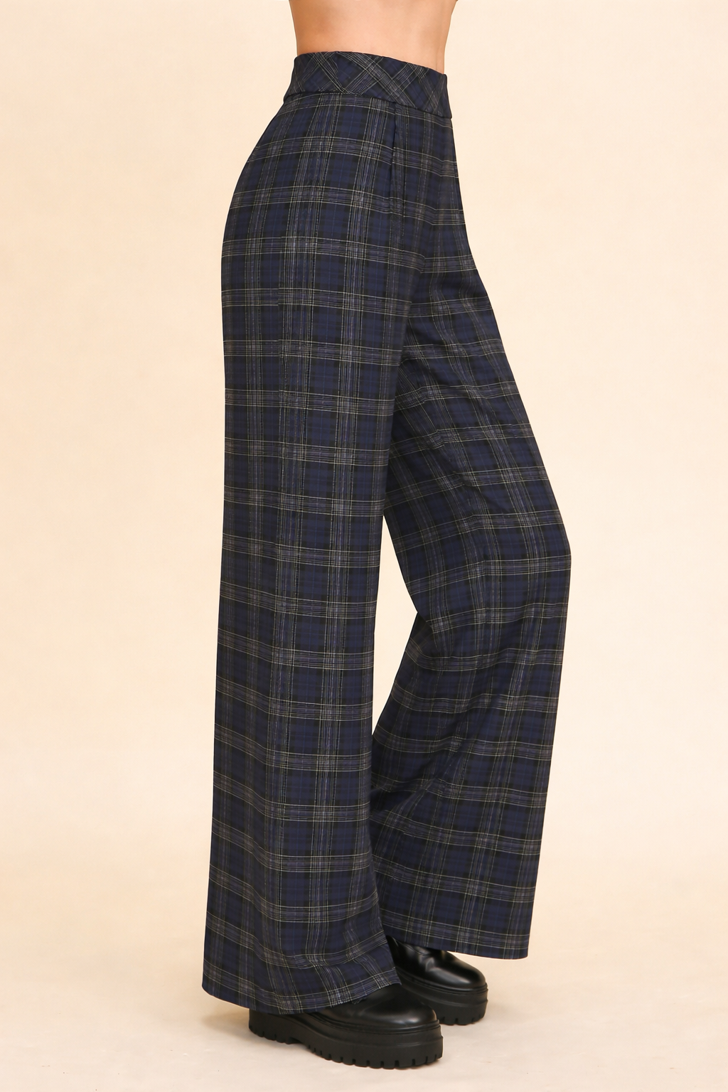 Plaid_Straight_Leg_Pant_6589B_Pinch_2