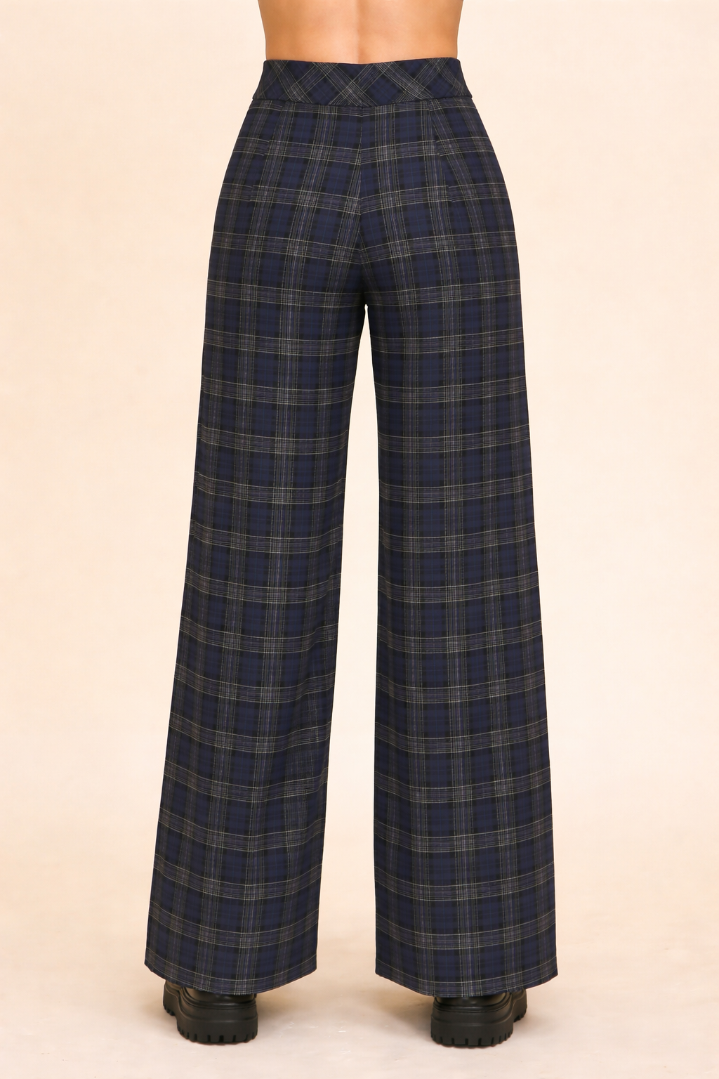 Plaid_Straight_Leg_Pant_6589B_Pinch_5